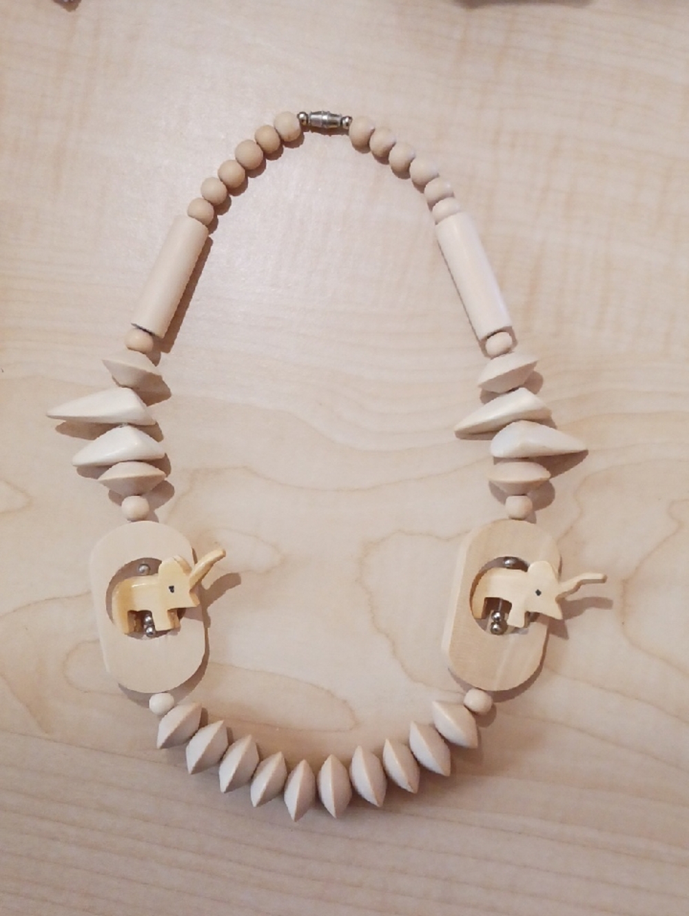 Wooden Elephant Necklace - Cream
